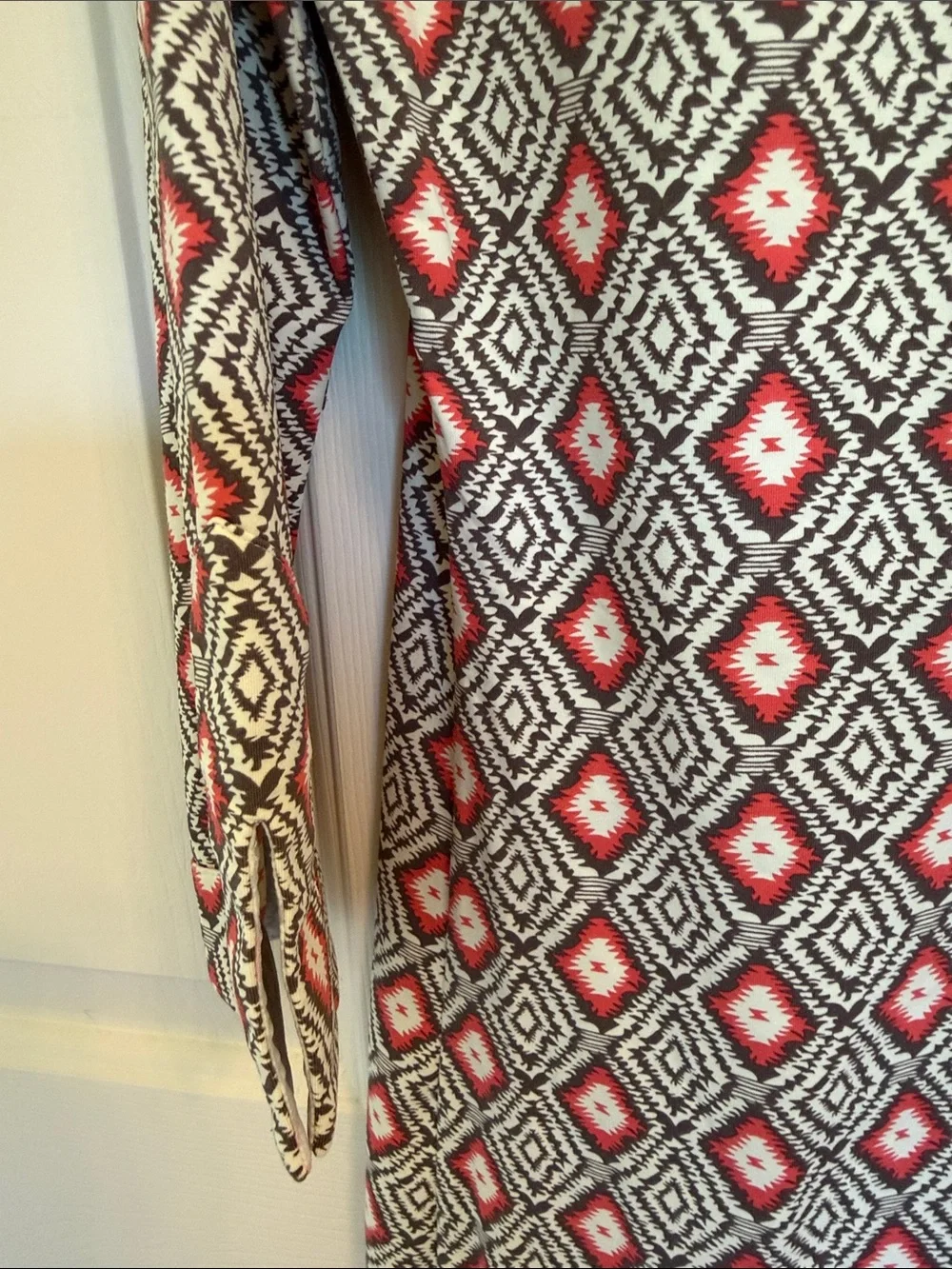 Long Sleeve Geometric Print Dress in Red and Black